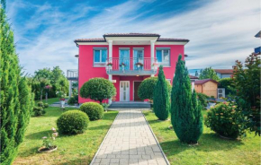 Two-Bedroom Apartment in Viskovo